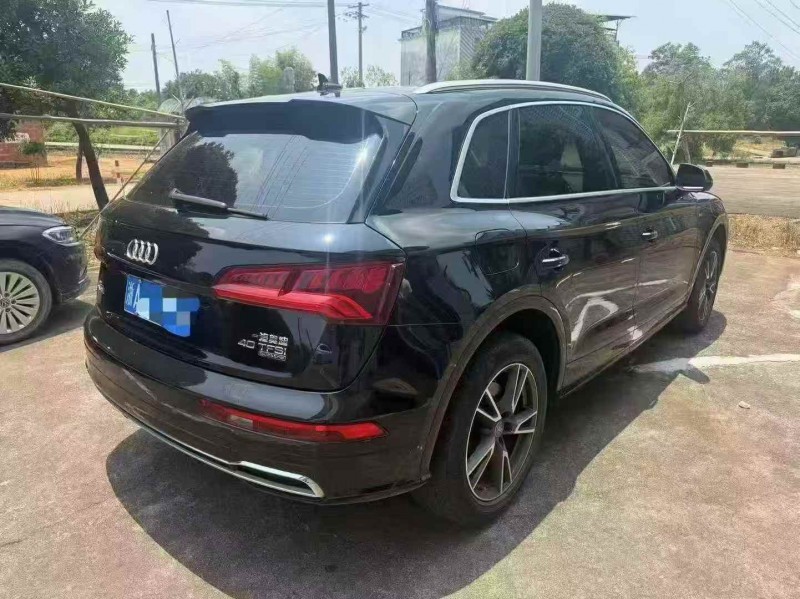 新余20年奥迪Q58