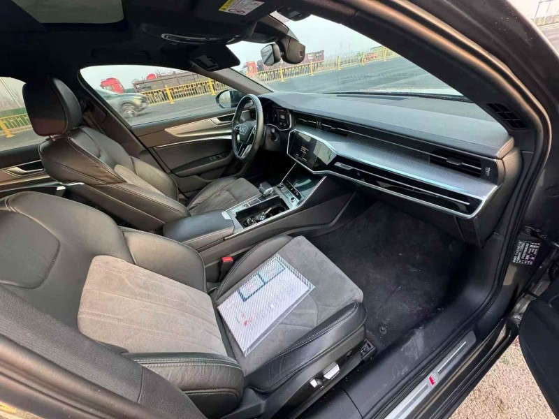 济宁23年奥迪A6L4