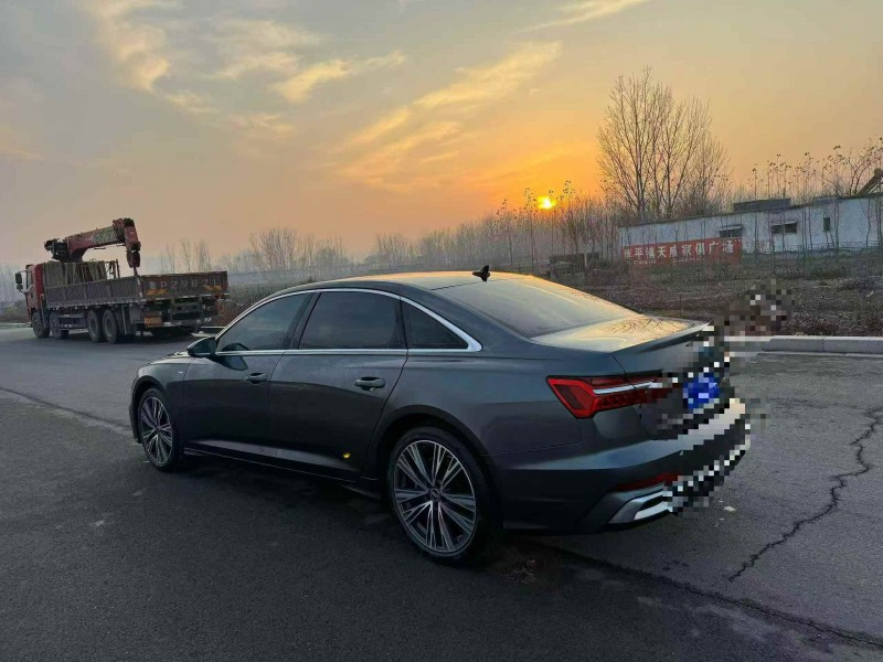 济宁23年奥迪A6L8