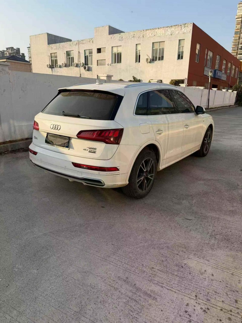 吉安21年奥迪Q58