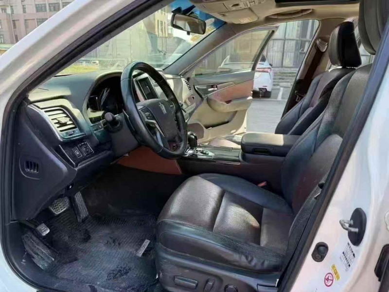 温州18年丰田皇冠5