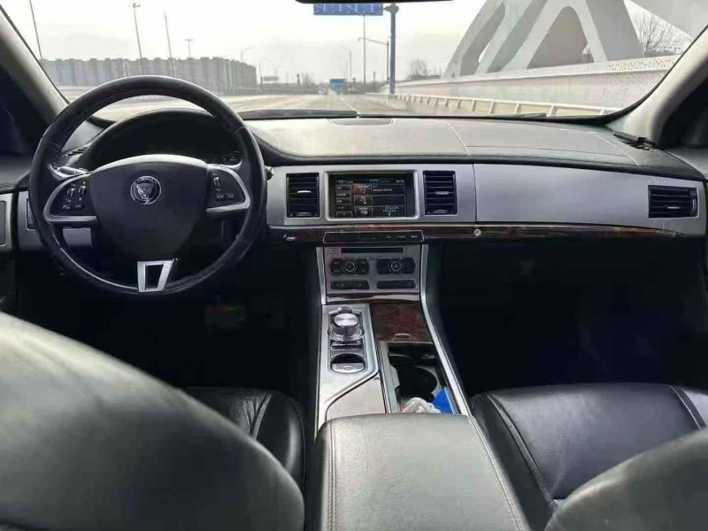 长治15年捷豹XF7