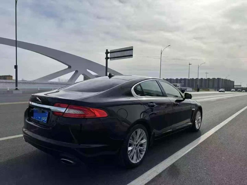 长治15年捷豹XF8