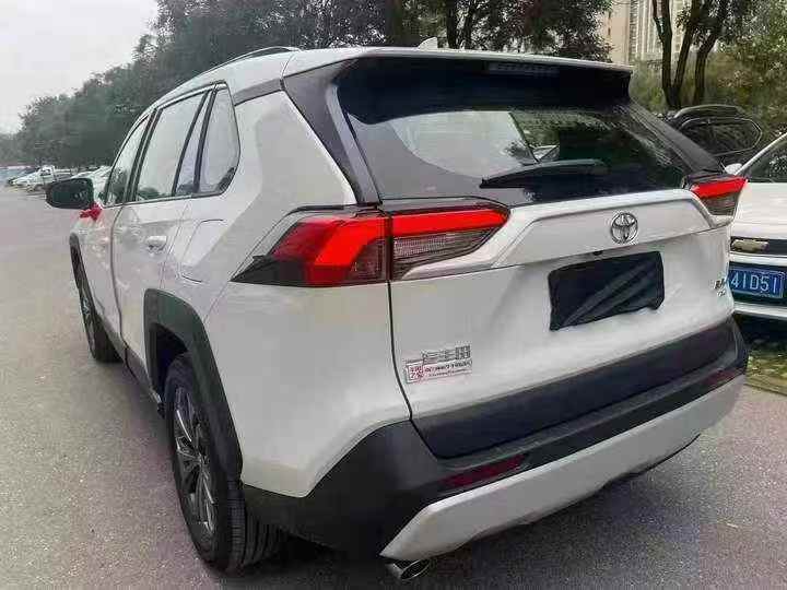 平顶山25年丰田RAV4荣放7