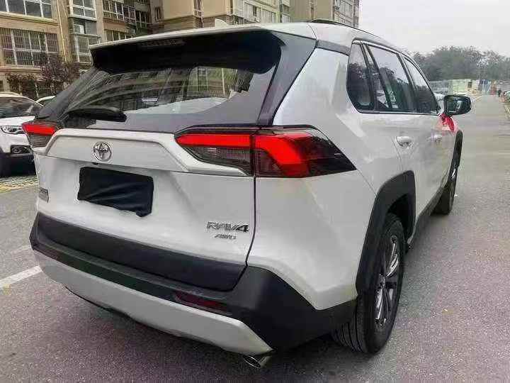 平顶山25年丰田RAV4荣放8