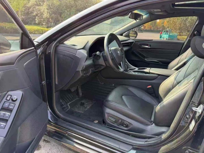 苏州22年丰田亚洲龙5