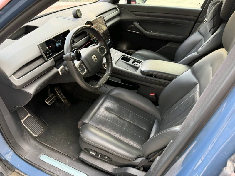 济宁24年蔚来ES86