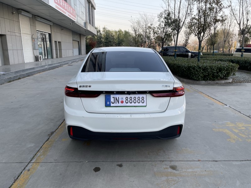 济宁24年吉利几何6