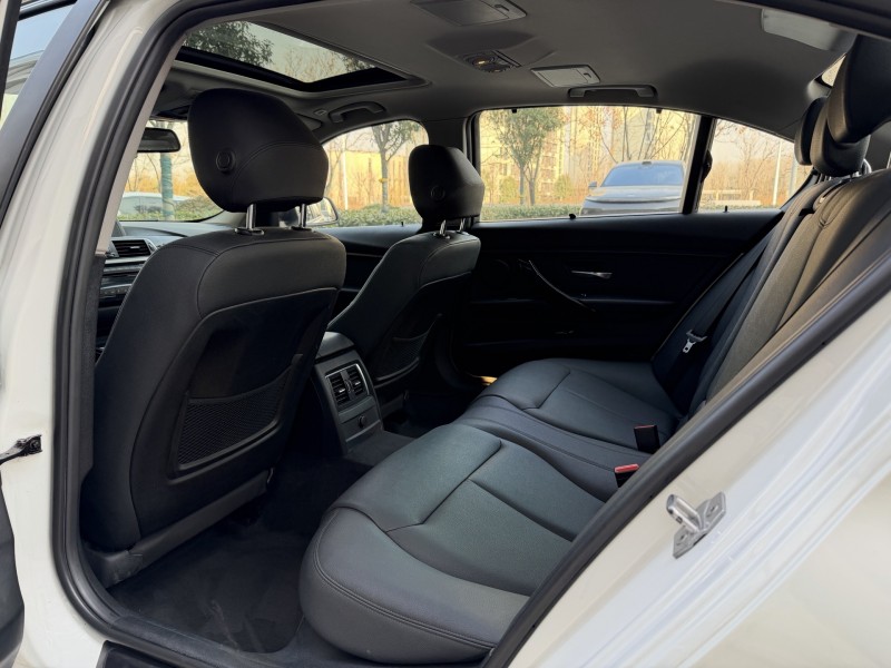 济宁17年宝马3系5