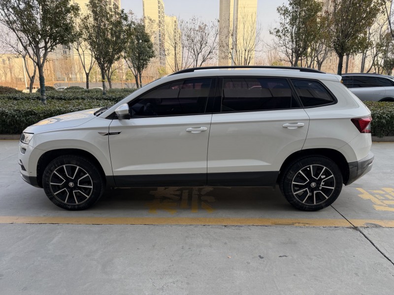 济宁18年斯柯达柯珞克4