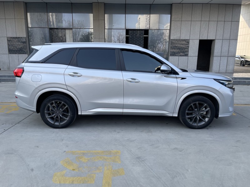 济宁24年东风蓝电E53