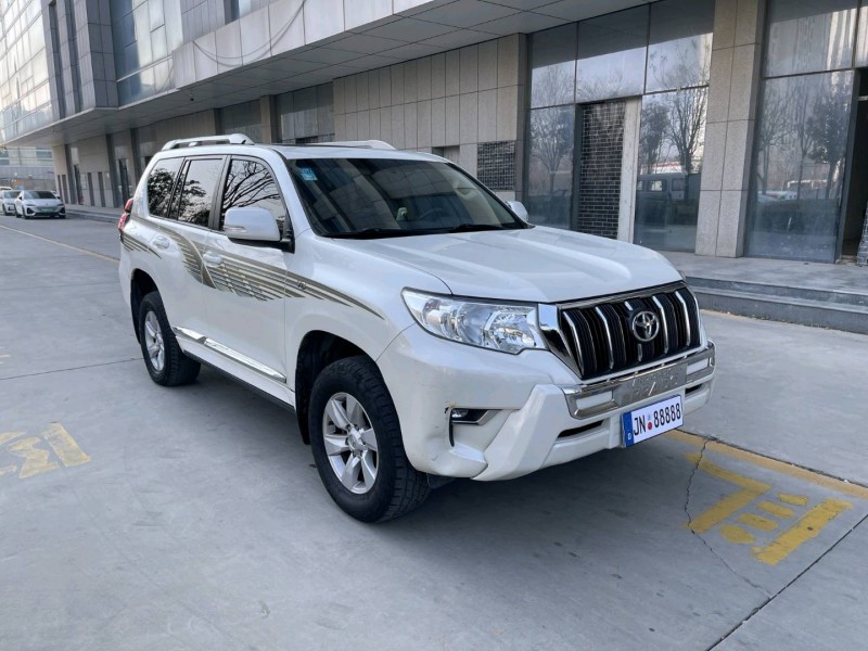 济宁18年丰田普拉多3