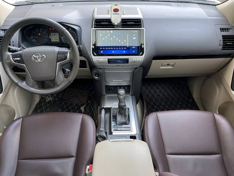 济宁18年丰田普拉多4