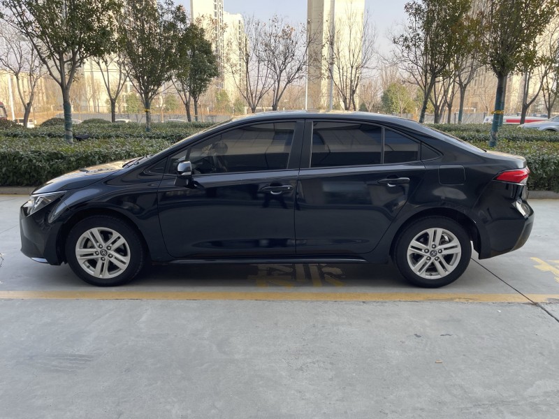 济宁20年丰田雷凌5