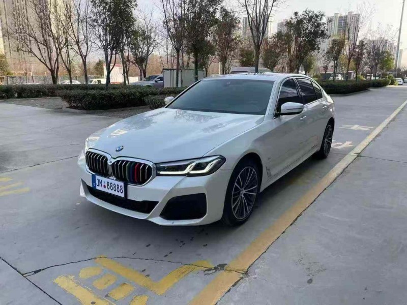 济宁22年宝马5系3