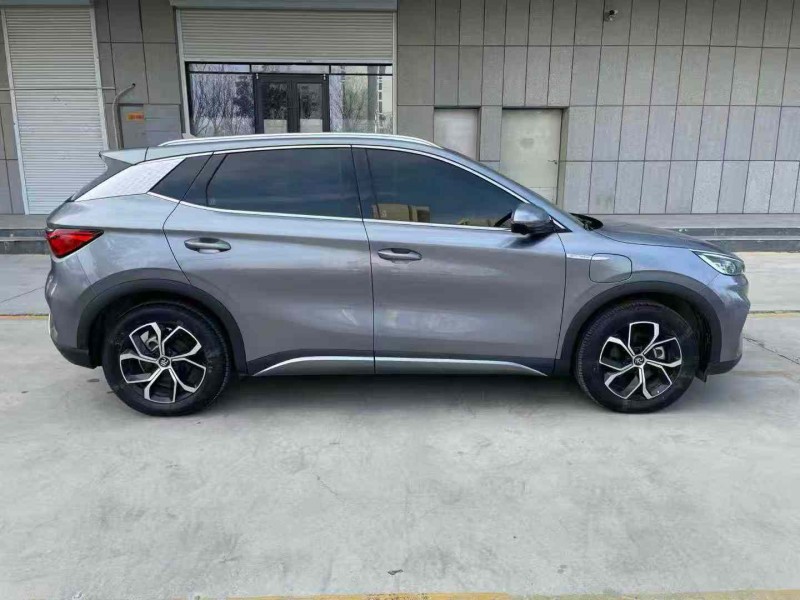 济宁23年比亚迪元9