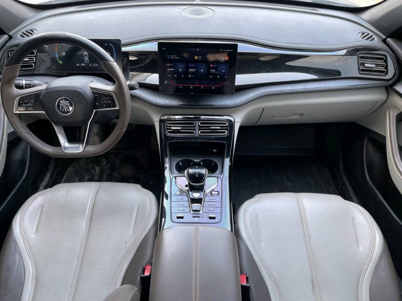 济宁24年比亚迪秦3