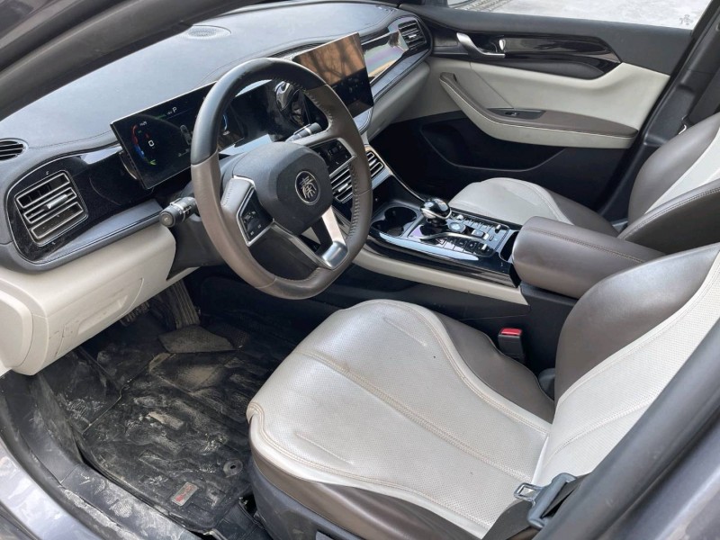 济宁24年比亚迪秦5