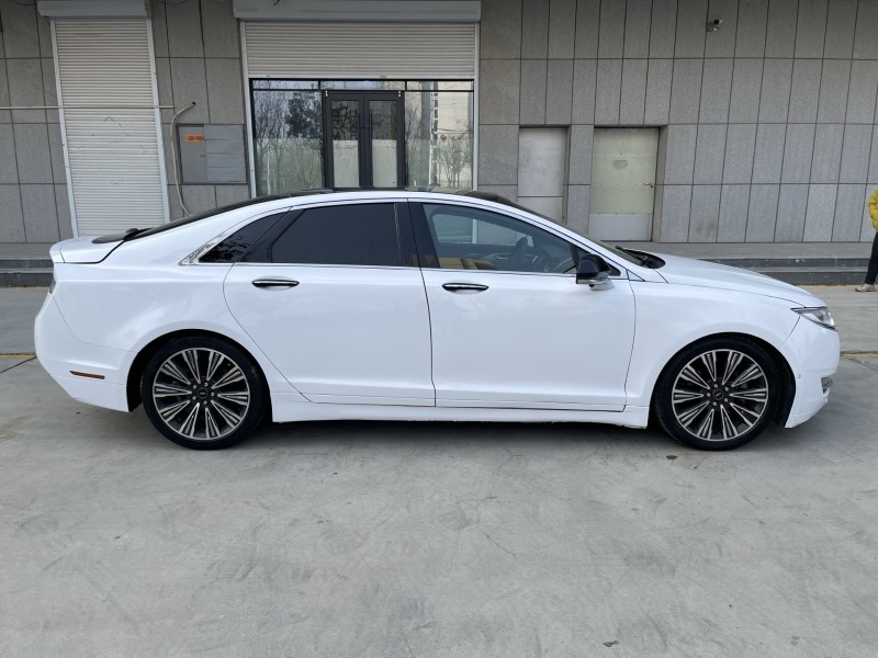 济宁15年林肯MKZ5
