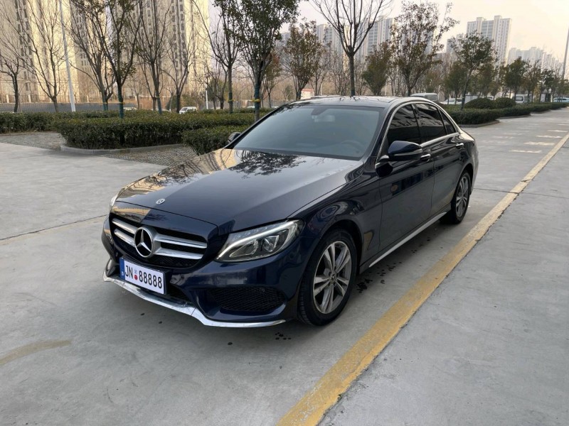 济宁18年奔驰C3