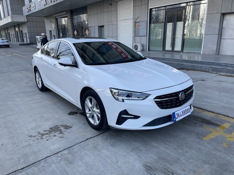 济宁21年别克君威2