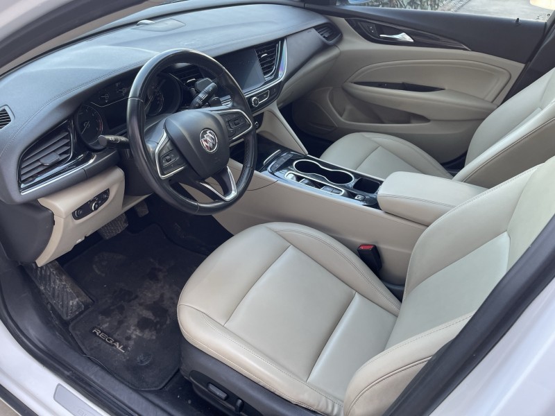 济宁21年别克君威5