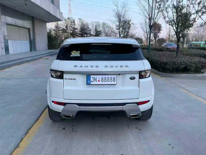 济宁13年路虎极光8