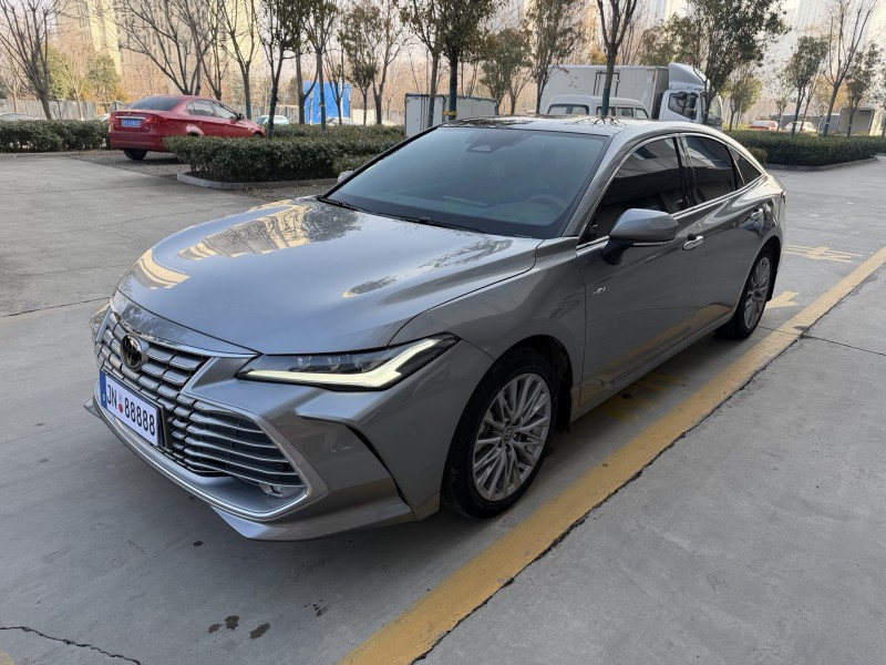 济宁24年丰田亚洲龙7