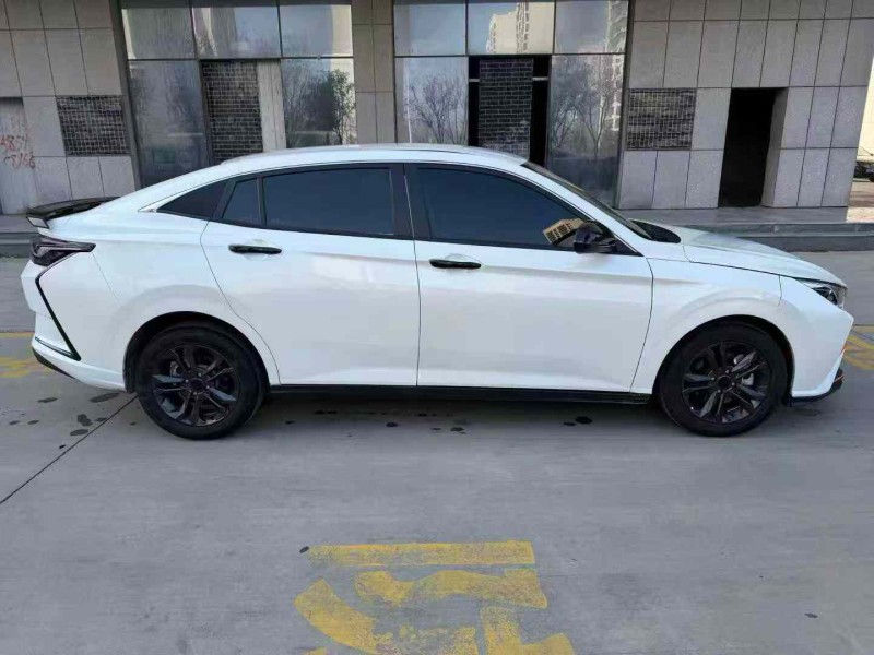 济宁25年东风奕炫6