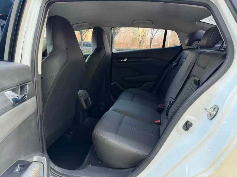 济宁25年东风奕炫9