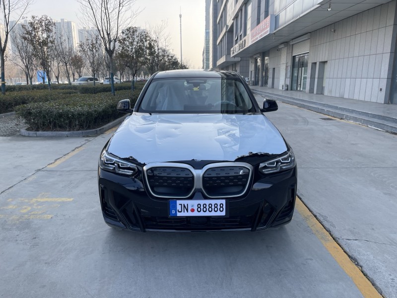 济宁24年宝马IX31