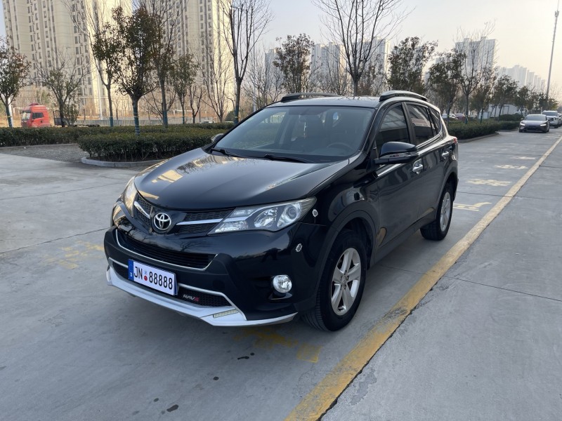 济宁14年丰田RAV44