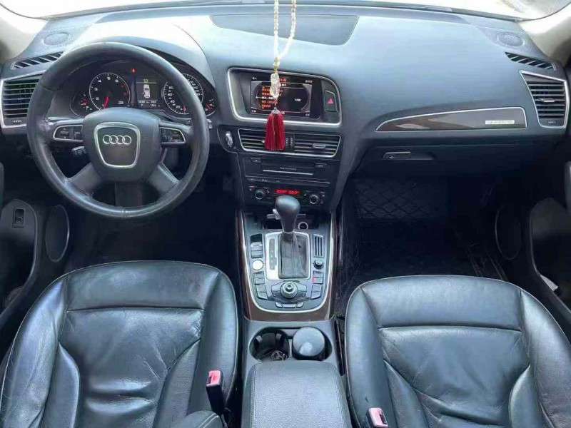 济宁12年奥迪Q54