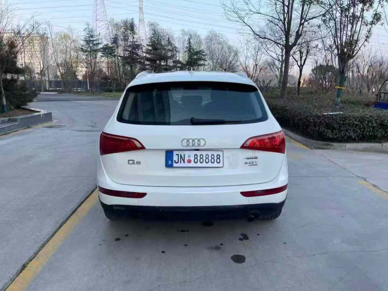 济宁12年奥迪Q59