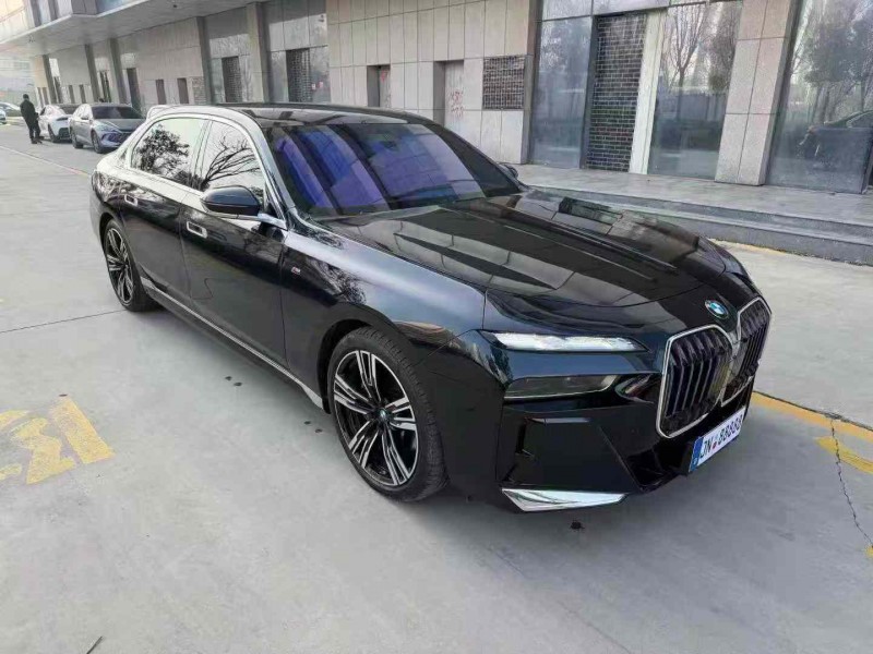 济宁24年宝马7系3