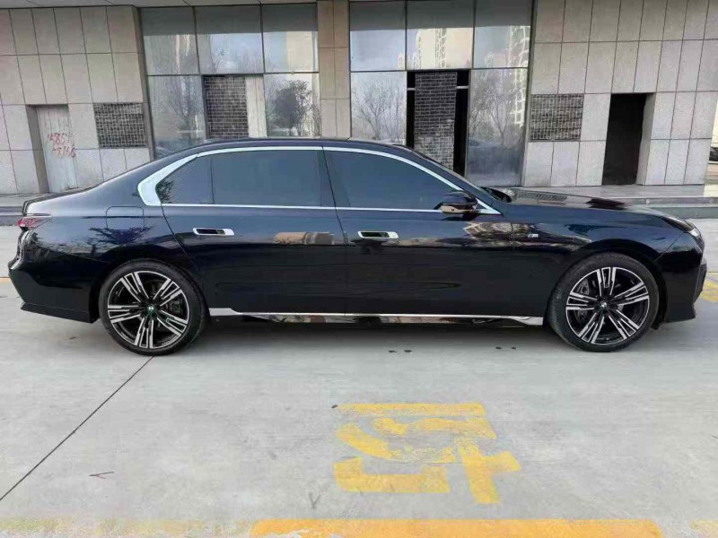 济宁24年宝马7系7