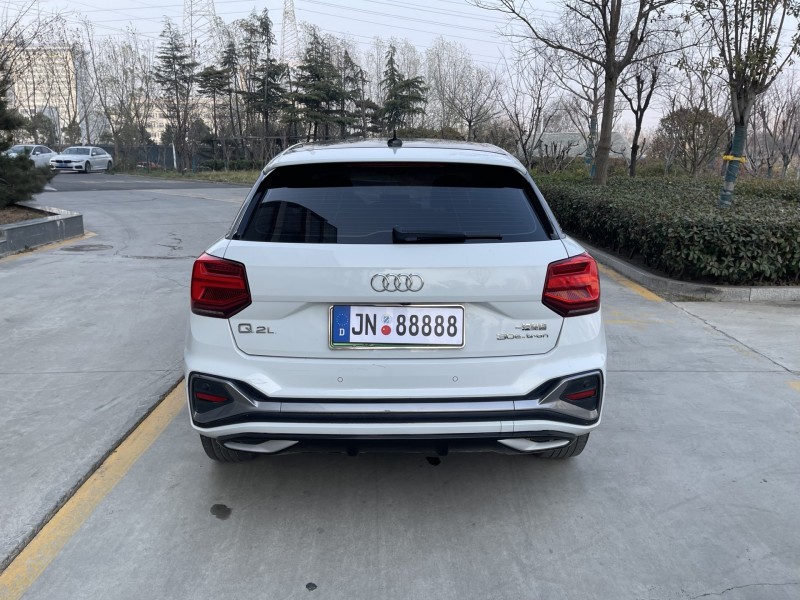 济宁22年奥迪Q29