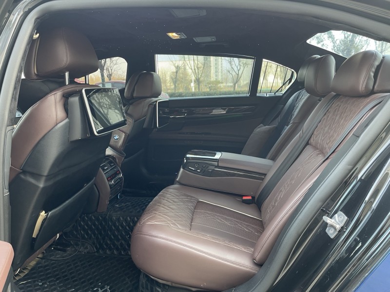 济宁13年宝马7系5