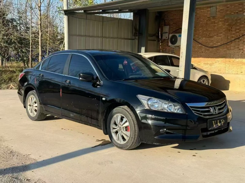 新乡11年本田雅阁2