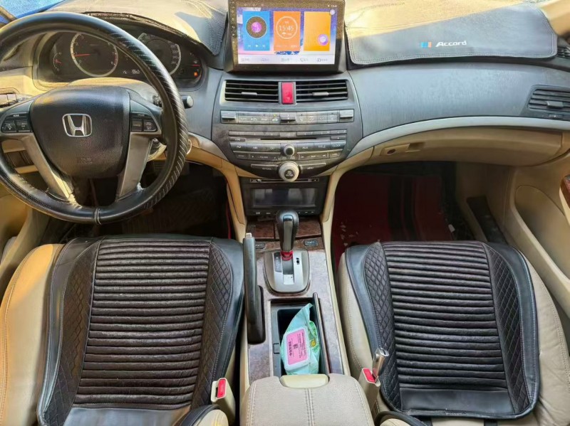 新乡11年本田雅阁4