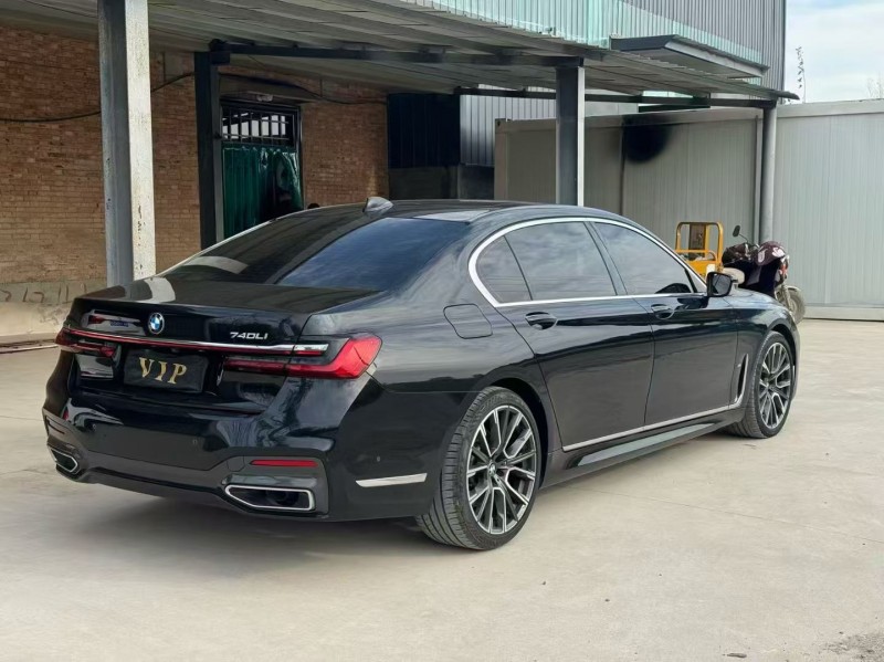 新乡21年宝马7系8