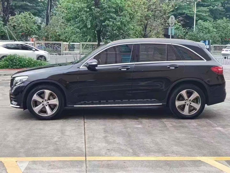 广州17年奔驰GLC3