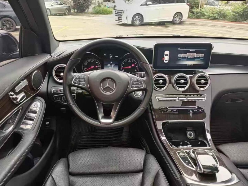 广州17年奔驰GLC7