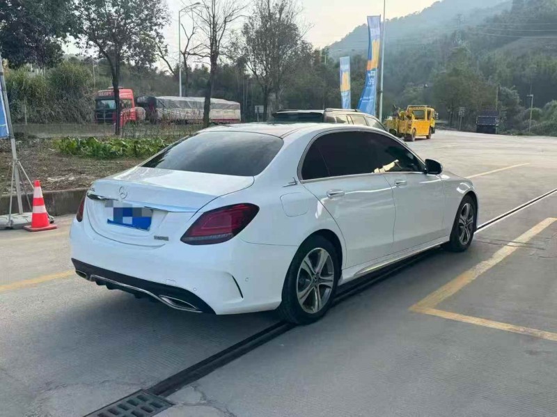 广州19年奔驰C4