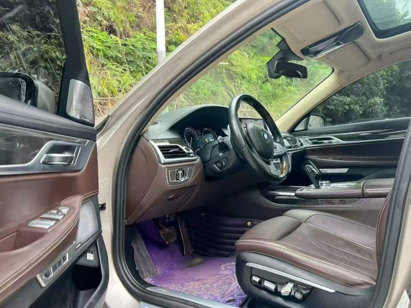 广州16年宝马7系4