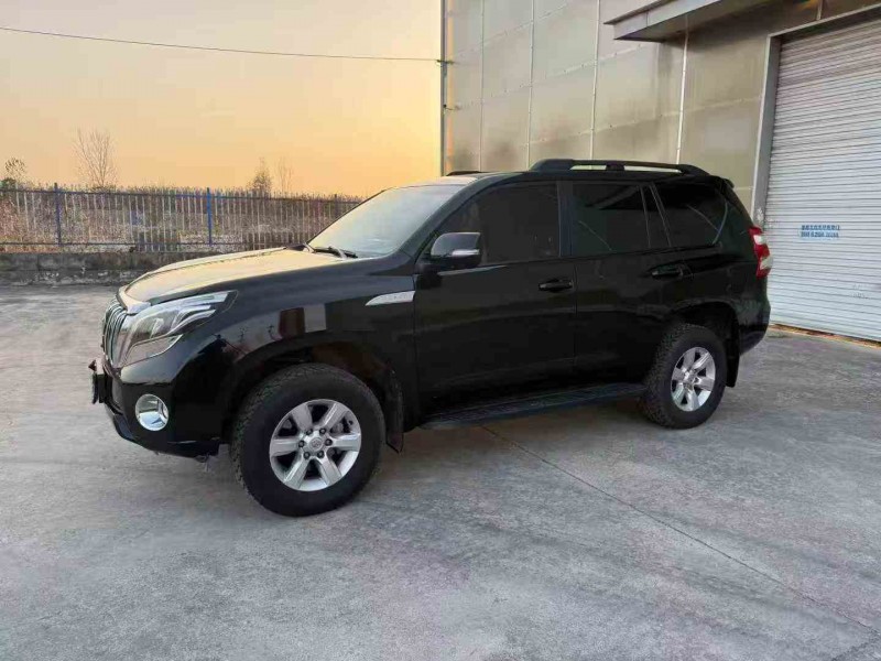 徐州17年丰田普拉多2