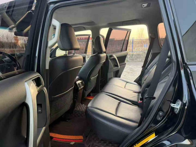 徐州17年丰田普拉多7