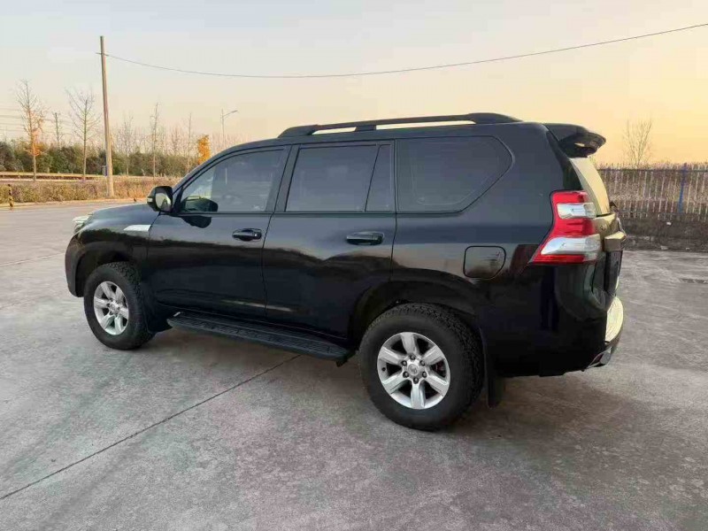 徐州17年丰田普拉多8