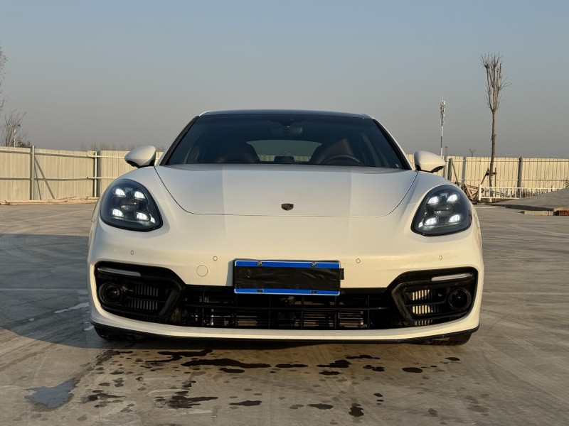 新乡24年保时捷帕拉梅拉1