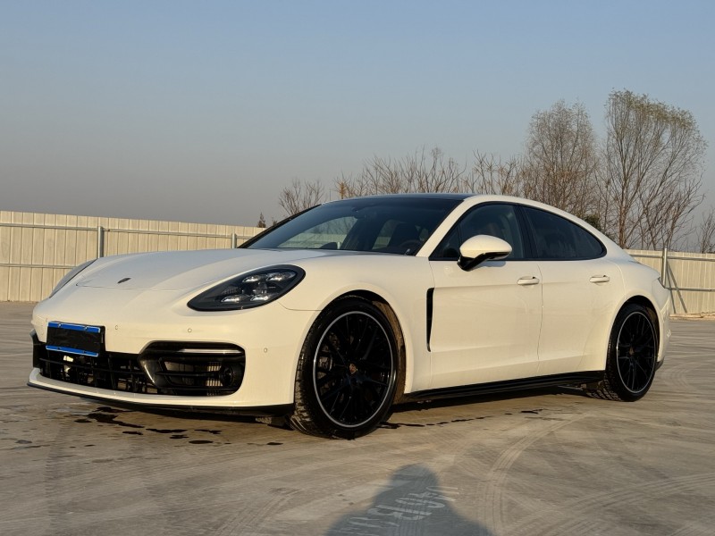 新乡24年保时捷帕拉梅拉8